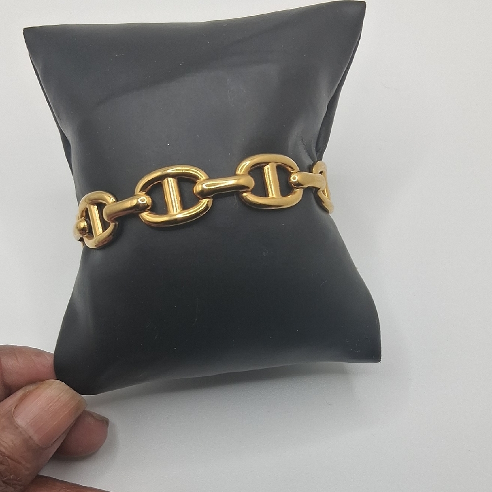 Elegant Pig Nose Cuff